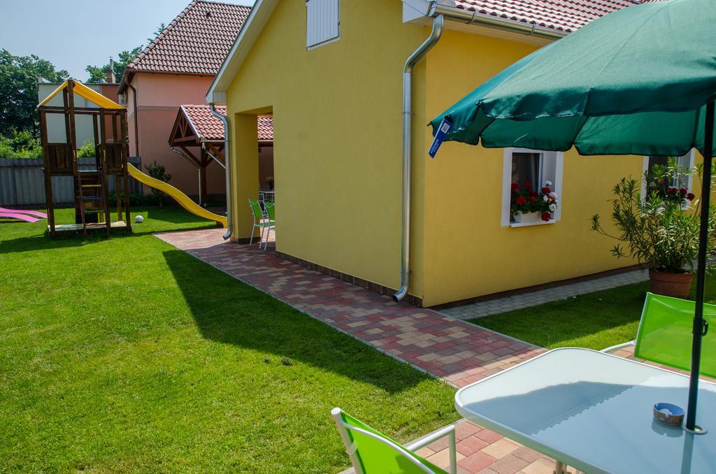 Armada Family Apartment Hajduszoboszlo Exterior foto